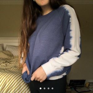 cute sweater/crew neck!